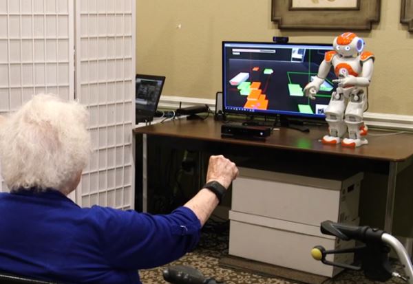 Роботизированная видеоигра заставляет пожилых людей учиться и работать сообща (+видео)