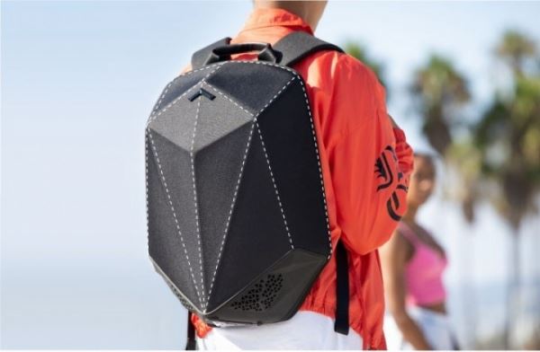 Speaker Backpack – необычный рюкзак с Bluetooth-колонкой и пауэрбанком
