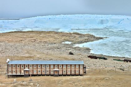 Таяние ледника повредило российскую станцию в Антарктиде