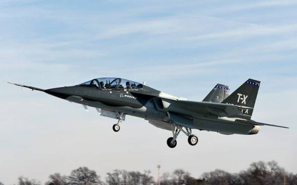 Учебно-тренировочный самолёт Boeing / Saab T-X (США)